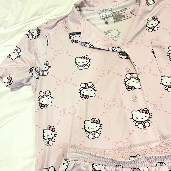 Hello kitty 2 piece pajama set - Picture 2 of 5